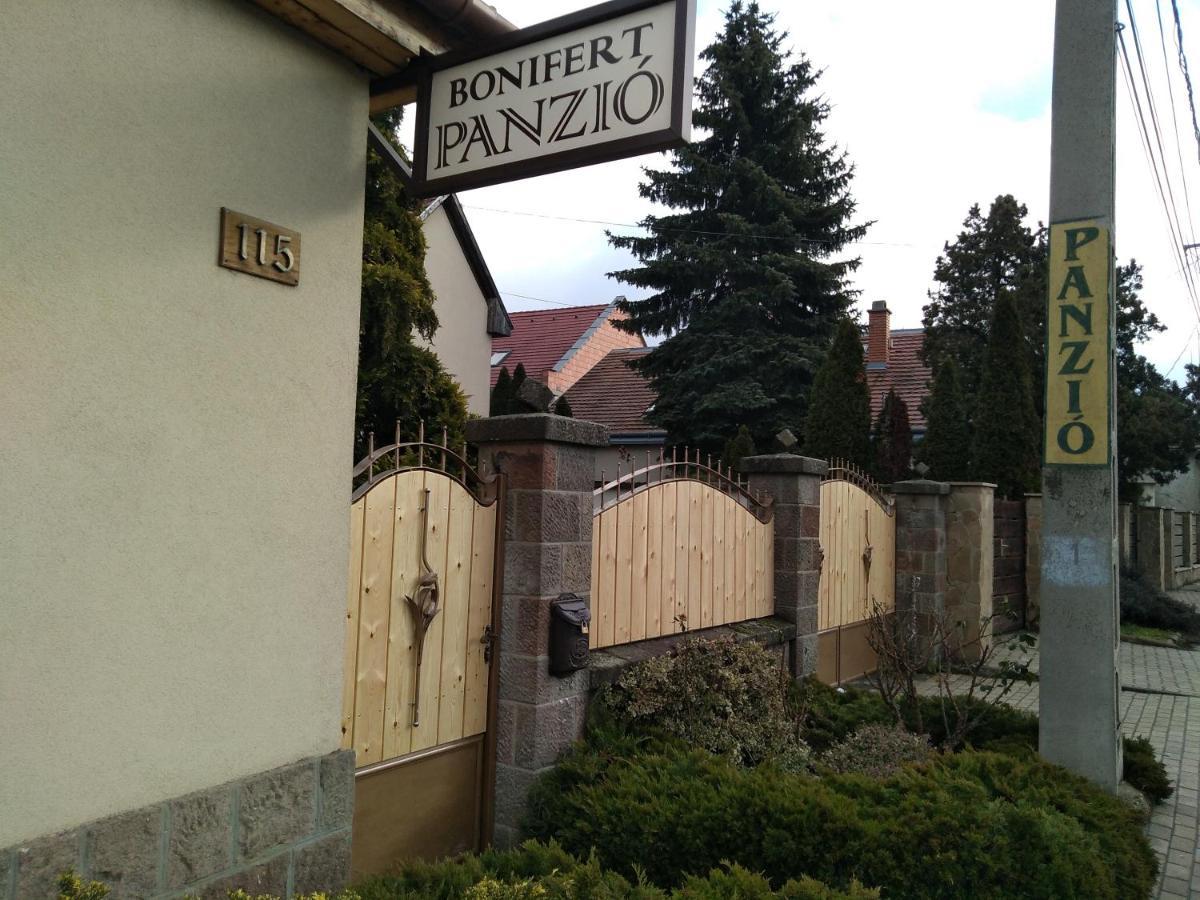 Bonifert Vendeghaz Hotell Dunabogdány Exteriör bild