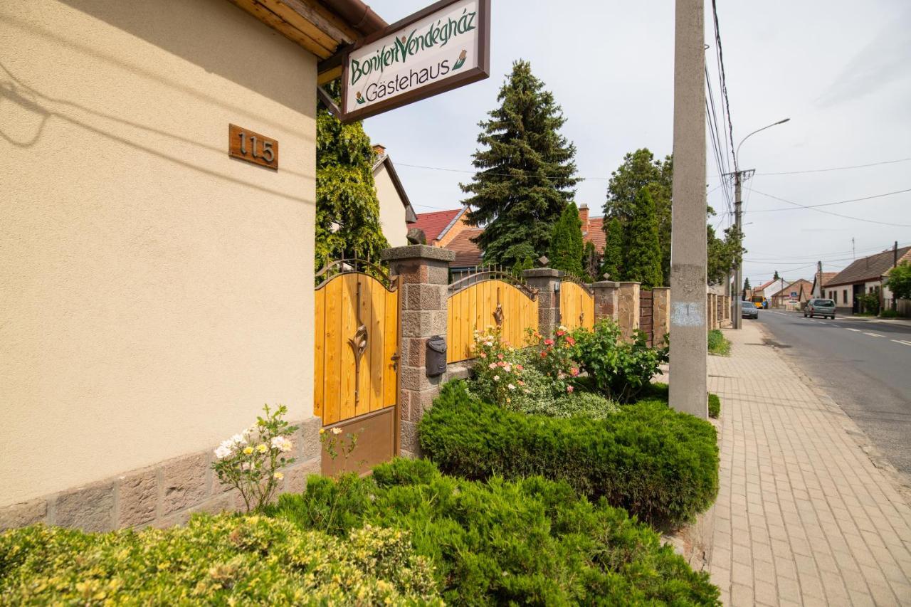 Bonifert Vendeghaz Hotell Dunabogdány Exteriör bild